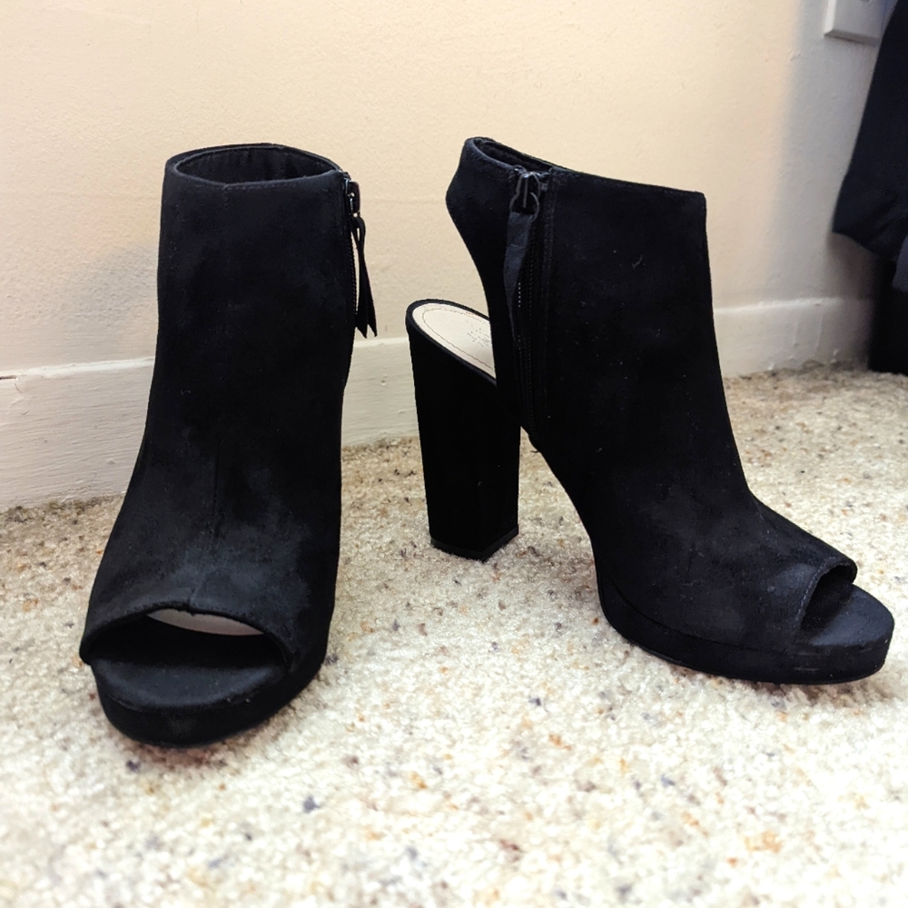 Black soft peep-toe heels, size 8